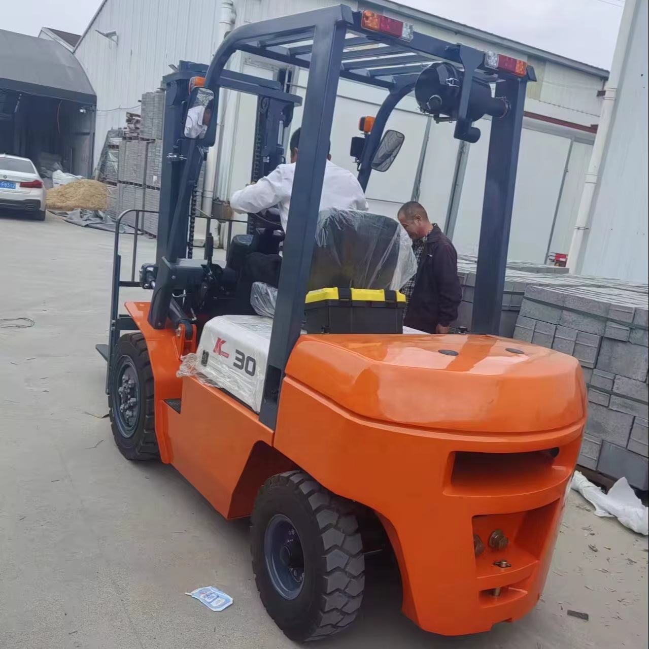 Secondhand China forklift Heli K30 diesel 3 ton diesel two mast used forklift cheap sale in stock