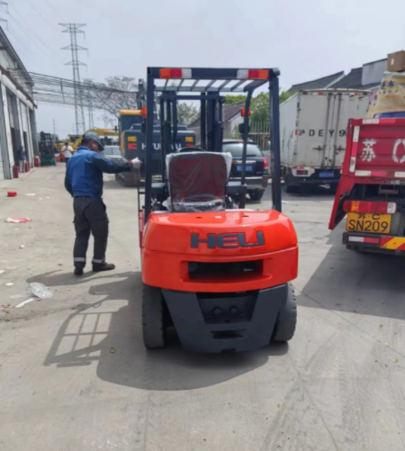 China small used forklift HELI 3 t K30 secondhand diesel forklift Good condition and cheap price