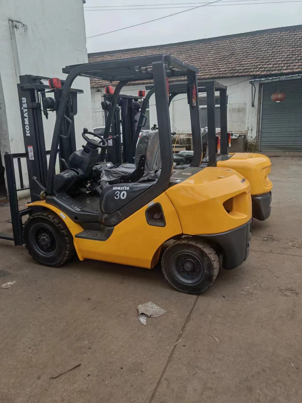 3ton Japan KOMATSU FD30 used forklift secondhand Multifunction excavator parts for sale