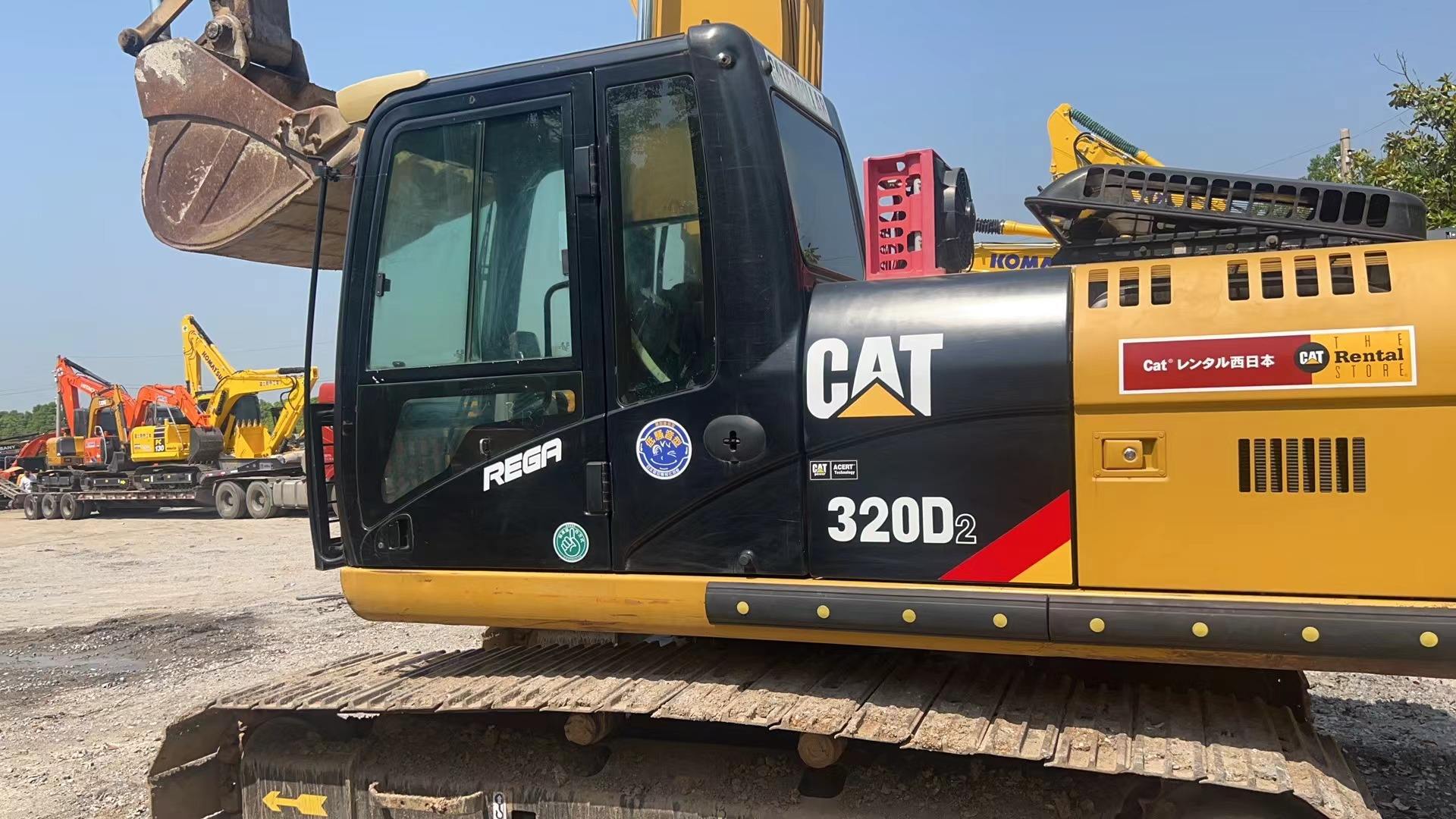 Japan used diesel powered CAT excavator 320D2 manual operation secondhand excavator