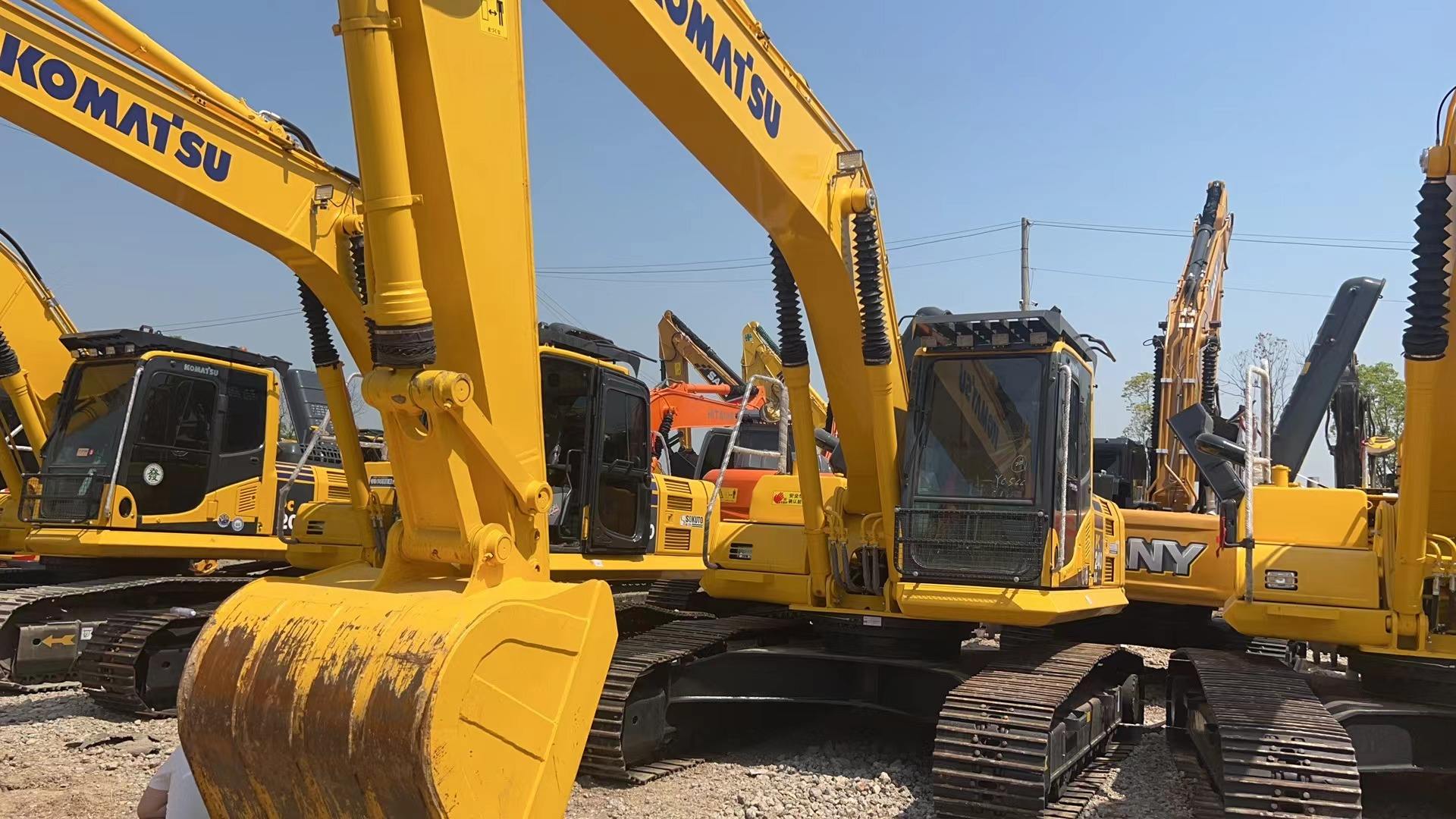 Used 24ton Original Crawler excavator Komatsu high quality scondhand excavator PC240LC-8 low price for sale