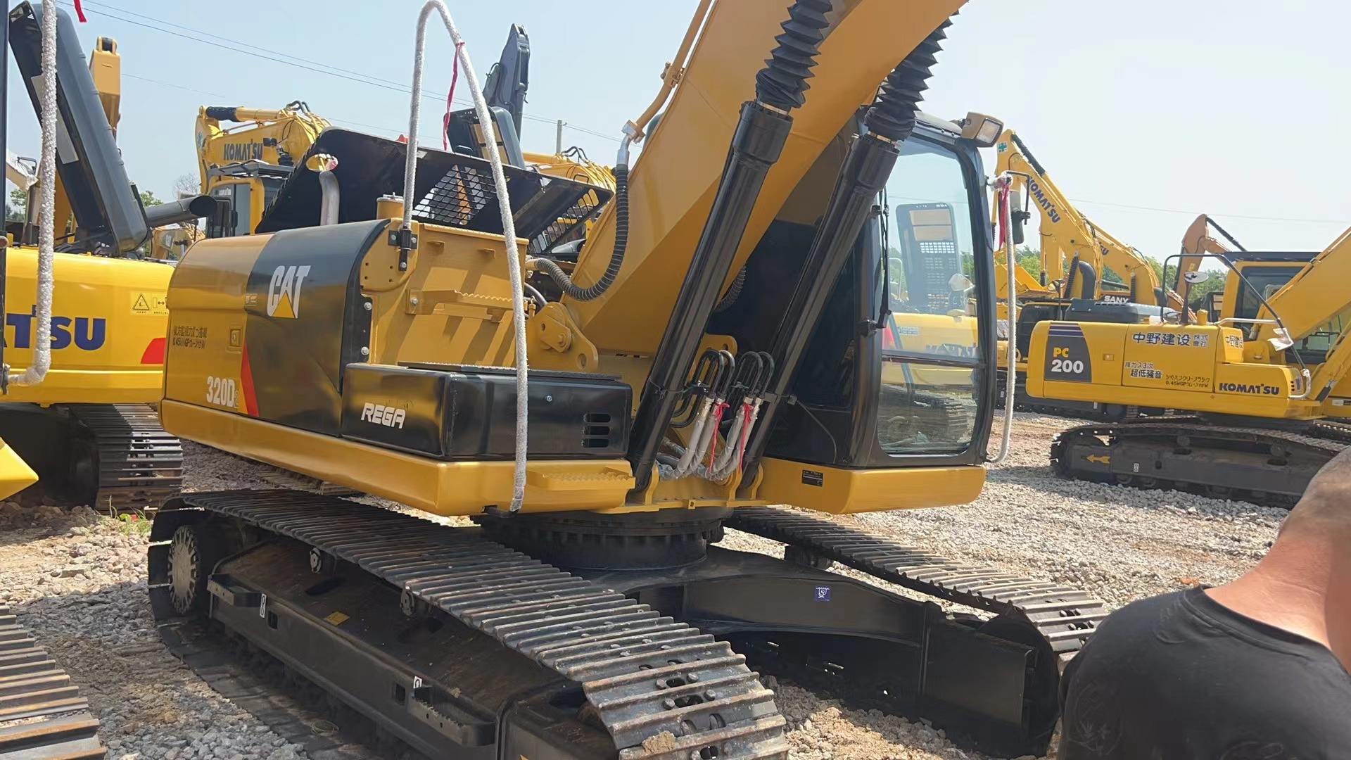 Efficiency at Your Fingertips: High quality Used excavators for All Your Handling Needs!CAT 320D secondhand excavator