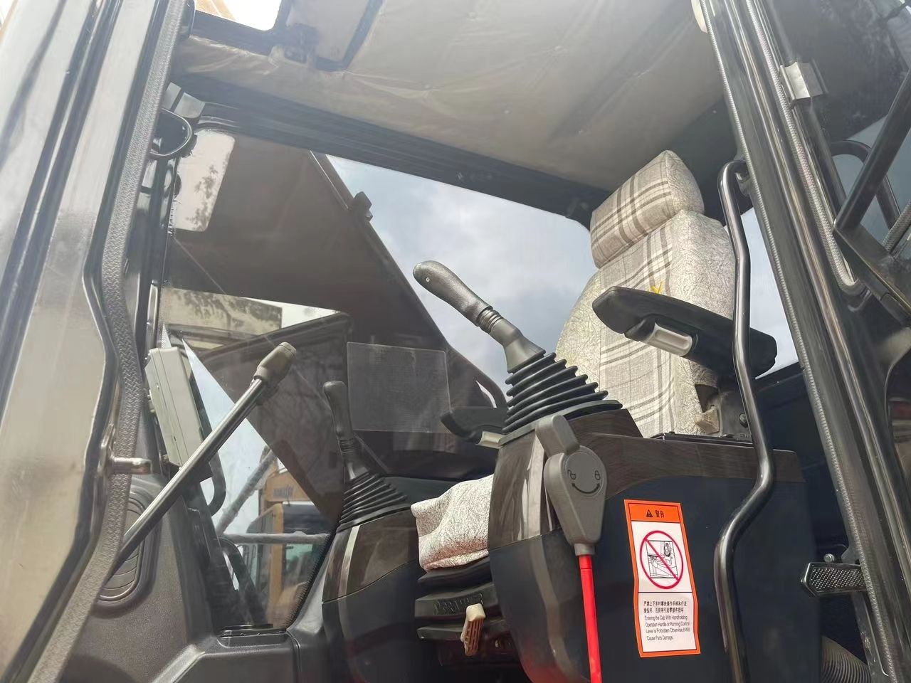 Used excavator SANY SY235C hydraulic crawler large backhoe SANY SY235C excavator good price excavator