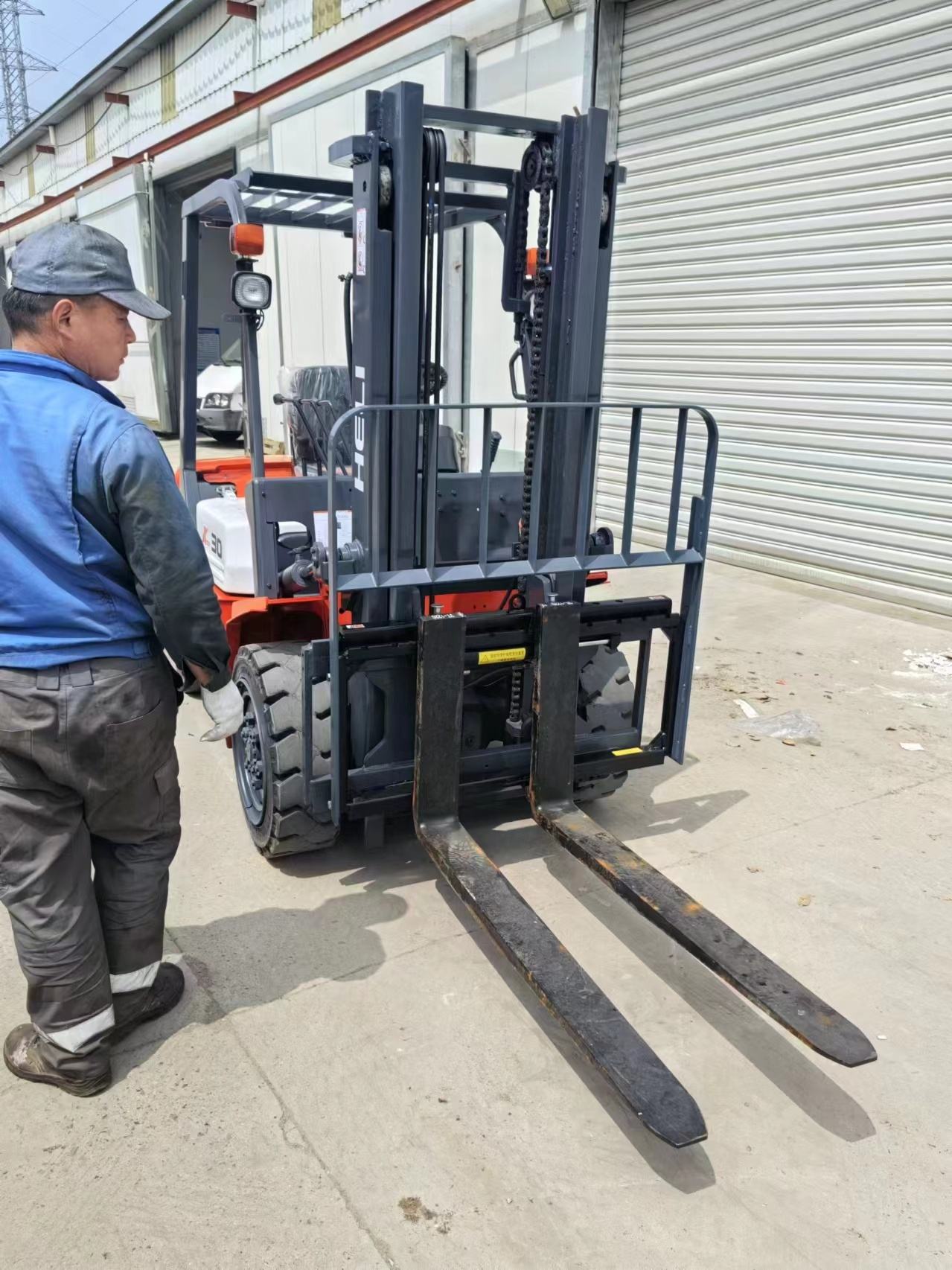 Used China HeLi forklift K30 secondhand Multifunction excavator and forklift parts for sale