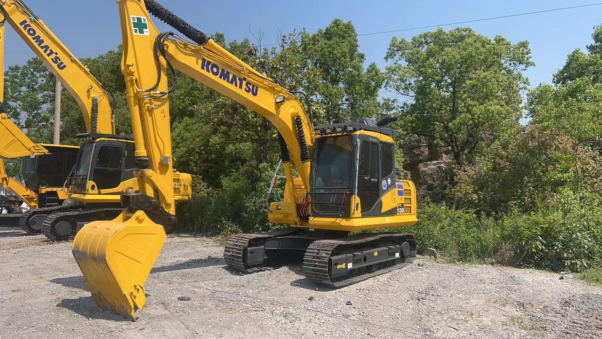 Used Komatsu Excavator PC130 - Made in Japan with Secondhand High Quality PC130 crawler excavator