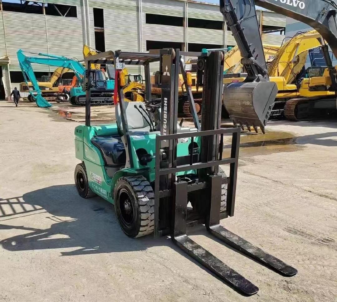 used MITSUBISH forklift FD30 secondhand forklift buy from factory high quality ,cheap sale