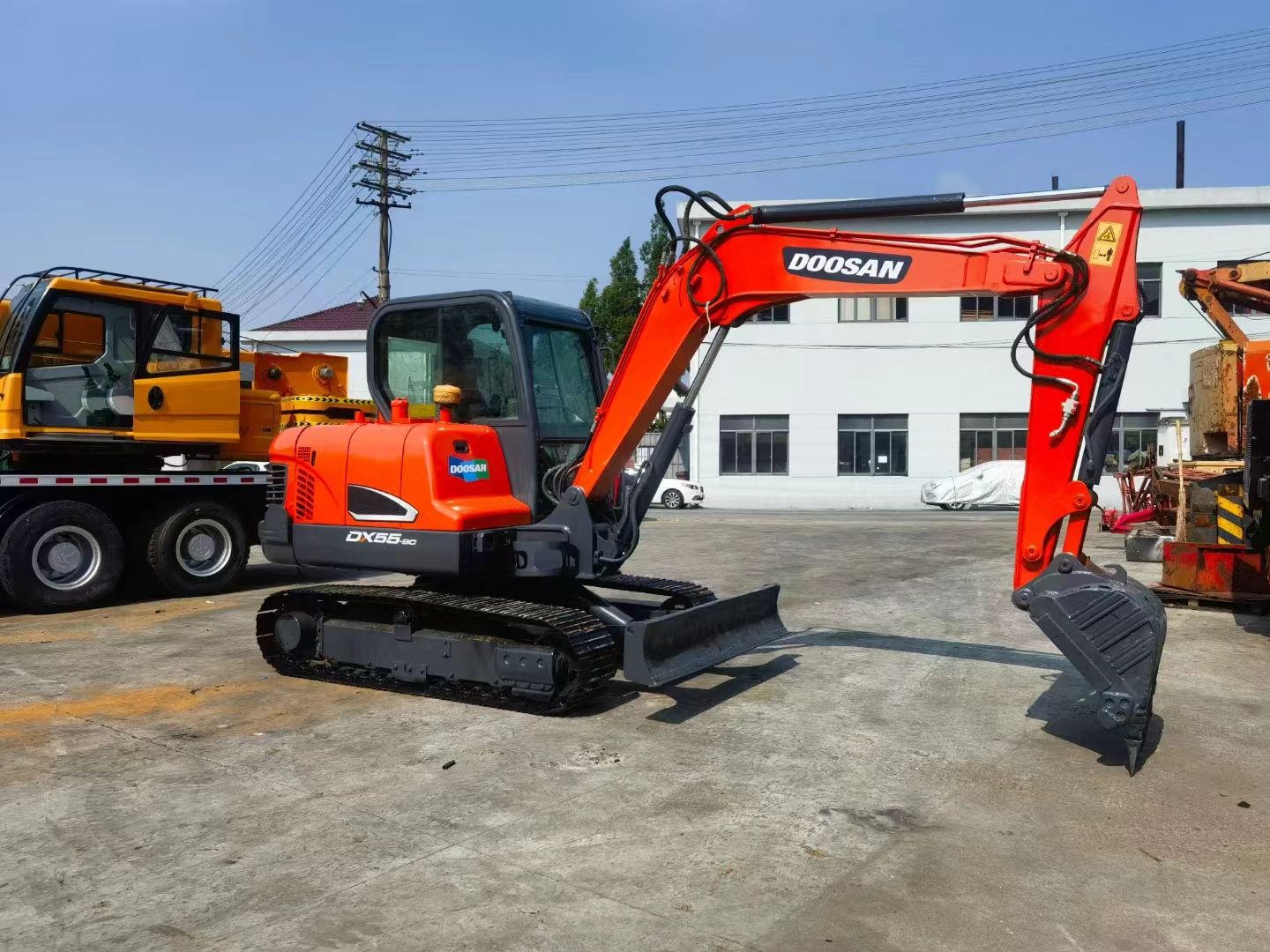 Used Excavator DOOSAN DX55 excavator with low price Original second hand mechanical excavator parts