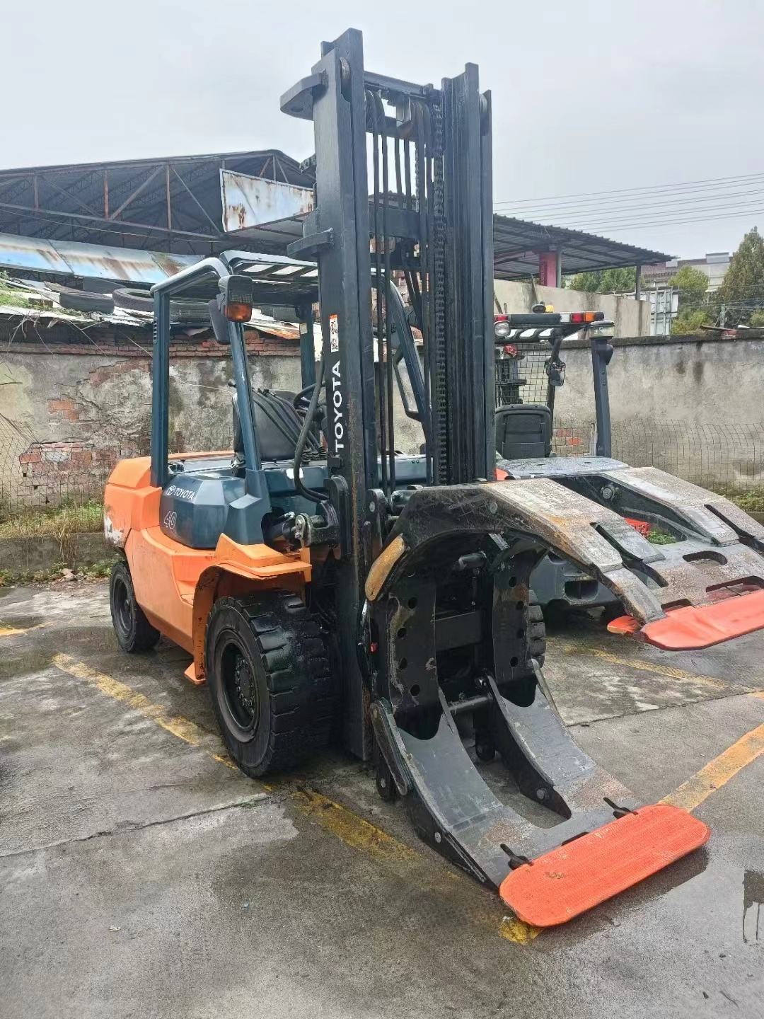 Cheap 4ton used Japan forklift FD40 secondhand Multifunction excavator parts toyota 4.0ton for sale