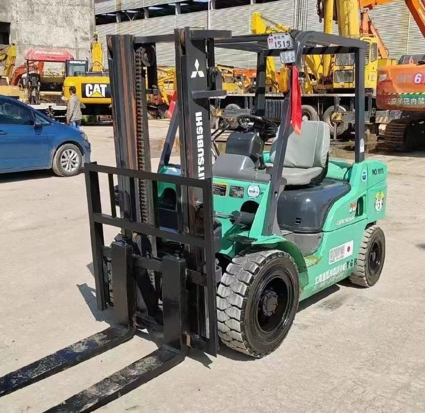 used MITSUBISH forklift FD30 secondhand forklift buy from factory high quality ,cheap sale