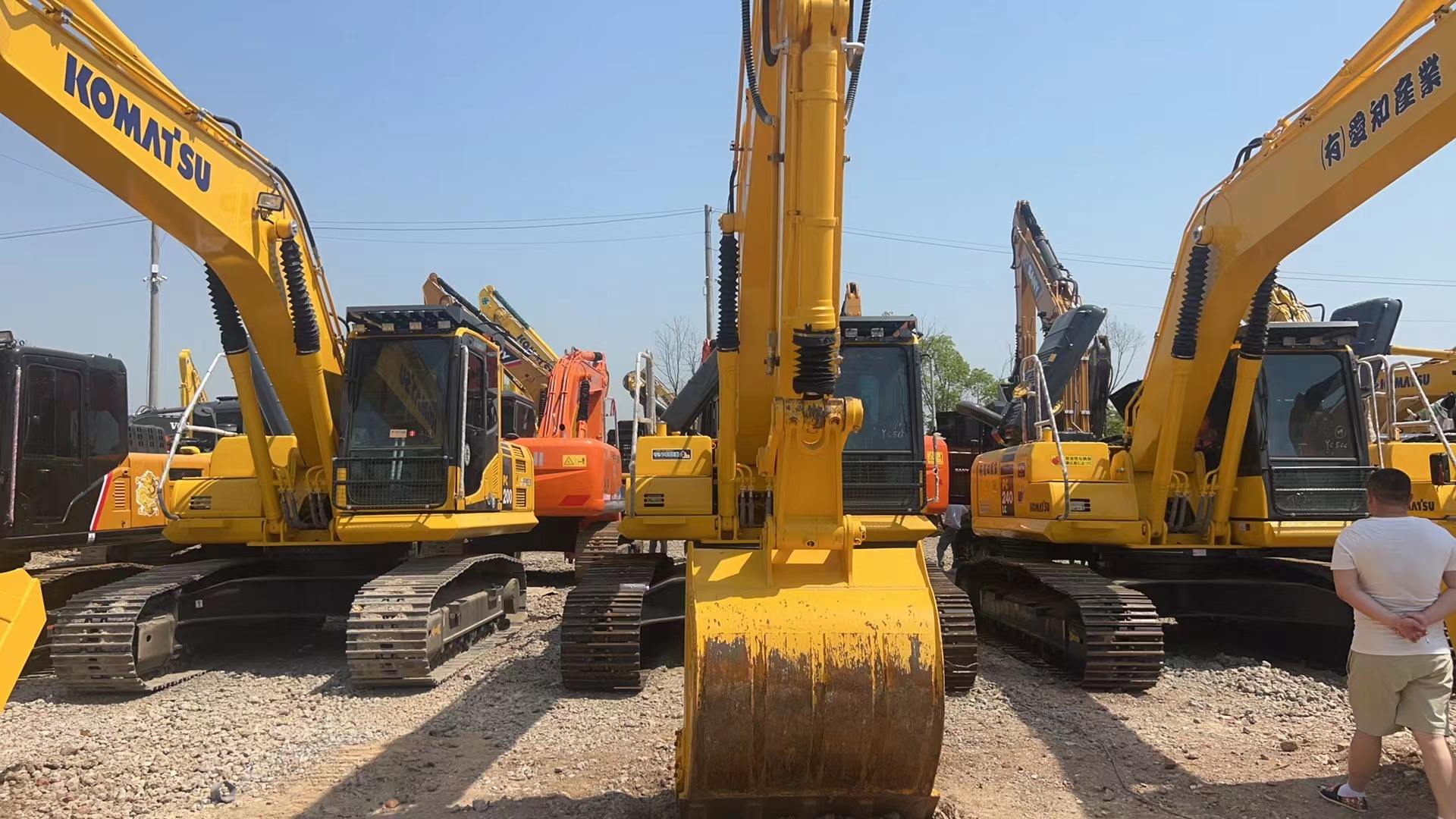 Hot selling japan used Komatsu PC240-8 excavator secondhand construction crawler machine hydraulic Komatsu PC240-8 excavator
