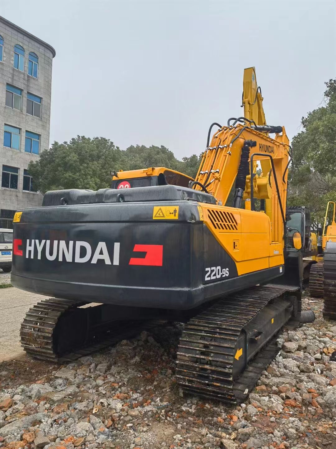 High quality used Excavator HYUNDAI 220-9s Original second hand mechanical excavator parts for sale