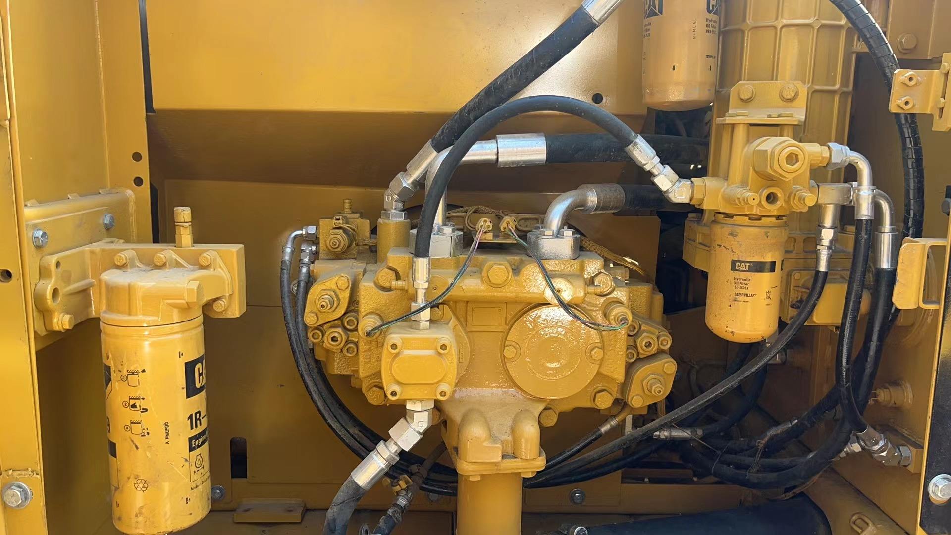 Japan Cheap used excavators machine CAT 320D for sale secondhand excavators machinery hydraulic Caterpillar